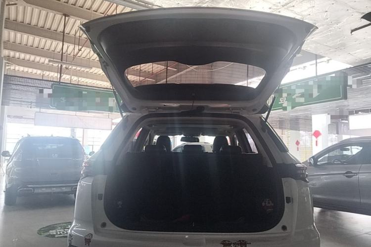 Used CHANGAN CS55PLUS 2020 1.5T Automatic Colorful Model Trunk