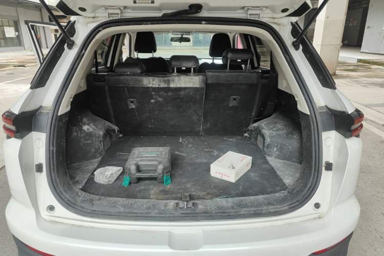 Used CHANGAN CS55PLUS 2020 1.5T Manual Colorful Model Trunk