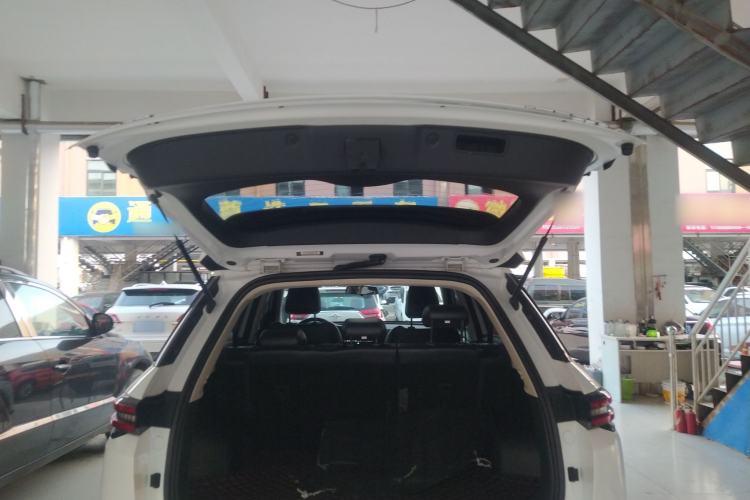 Used CHANGAN CS55PLUS 2020 1.5T Manual Colorful Model Trunk