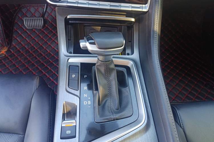 Used CHANGAN CS55PLUS 2021 Blue Whale Edition 1.5T DCT Luxury Model Gear Lever
