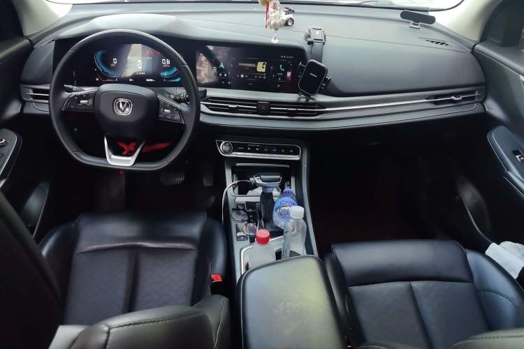 Used CHANGAN CS55PLUS 2021 Blue Whale Edition 1.5T DCT Prestige Model Center Console