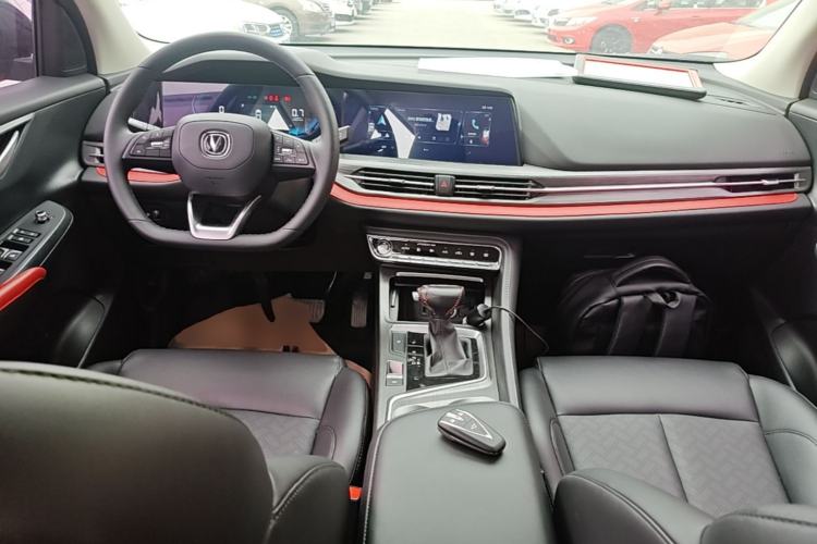 Used CHANGAN CS55PLUS 2021 Blue Whale Edition 1.5T DCT Luxury Model Center Console