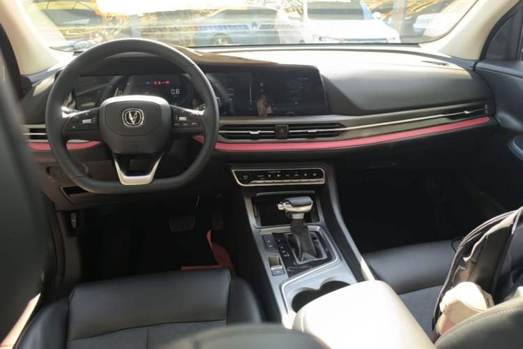 Used CHANGAN CS55PLUS 2021 Blue Whale Edition 1.5T DCT Prestige Model Center Console