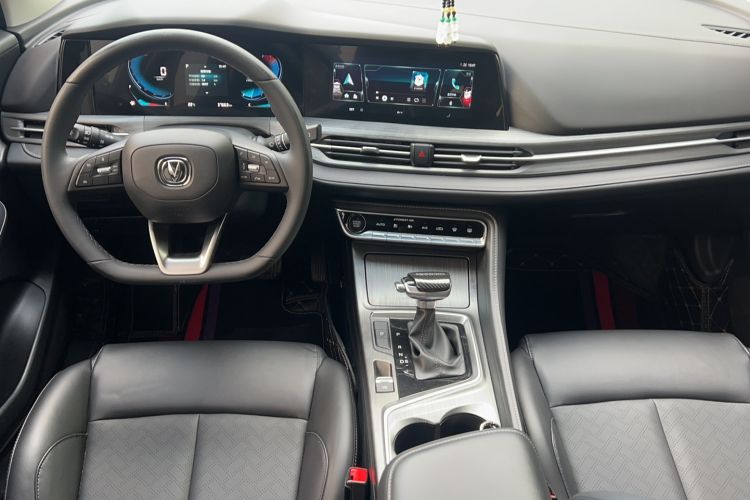Used CHANGAN CS55PLUS 2021 Blue Whale Edition 1.5T DCT Luxury Model Center Console