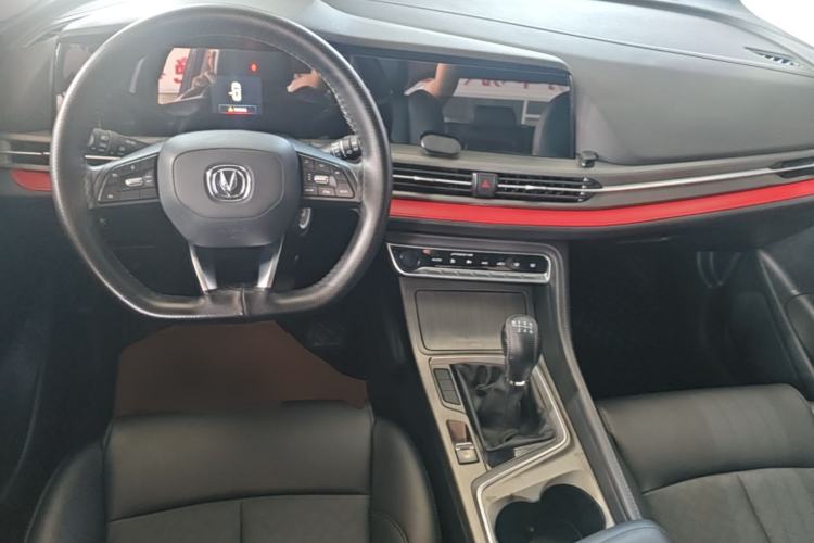 Used CHANGAN CS55PLUS 2021 Blue Whale Edition 1.5T Manual Luxury Model Center Console