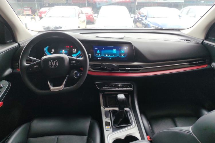 Used CHANGAN CS55PLUS 2021 Blue Whale Edition 1.5T Manual Luxury Model Center Console