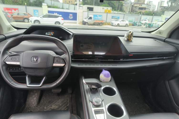 Used CHANGAN CS55PLUS 2021 Blue Whale Edition 1.5T DCT Prestige Model Center Console