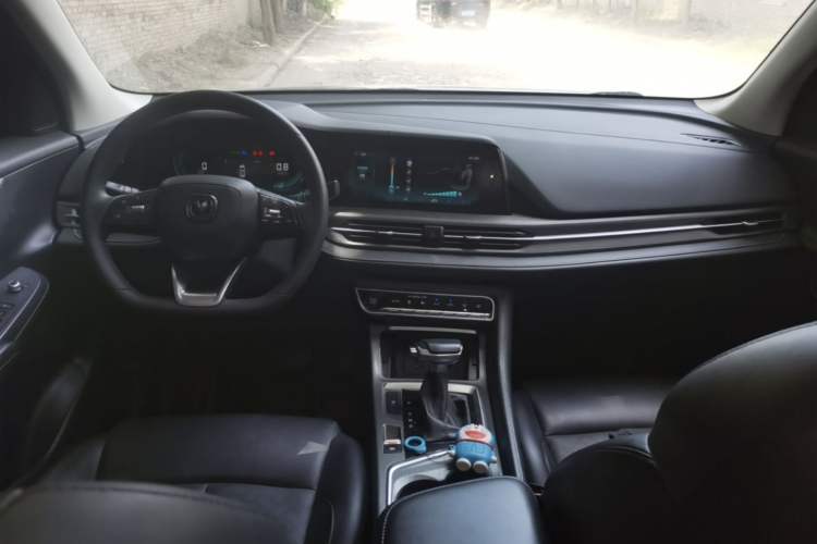 Used CHANGAN CS55PLUS 2021 Blue Whale Edition 1.5T DCT Luxury Model Center Console