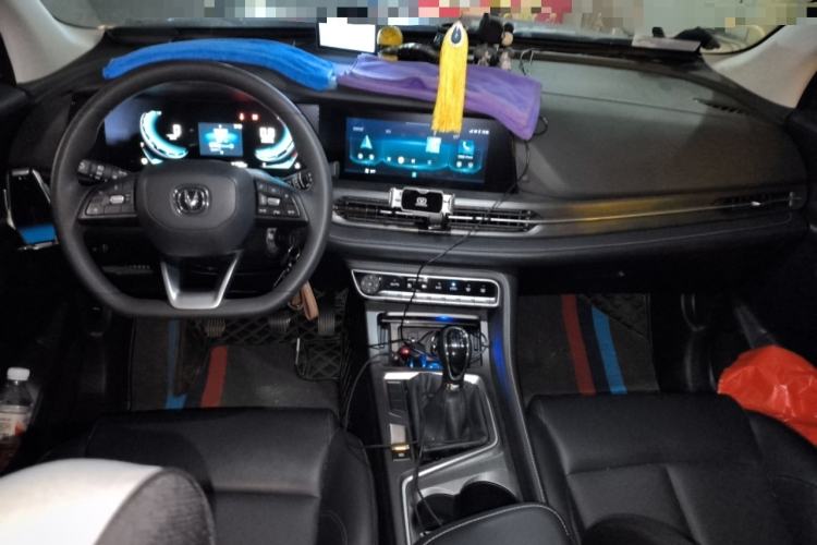 Used CHANGAN CS55PLUS 2021 Blue Whale Edition 1.5T Manual Luxury Model Center Console