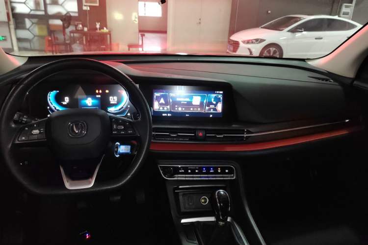 Used CHANGAN CS55PLUS 2021 Blue Whale Edition 1.5T Manual Luxury Model Center Console