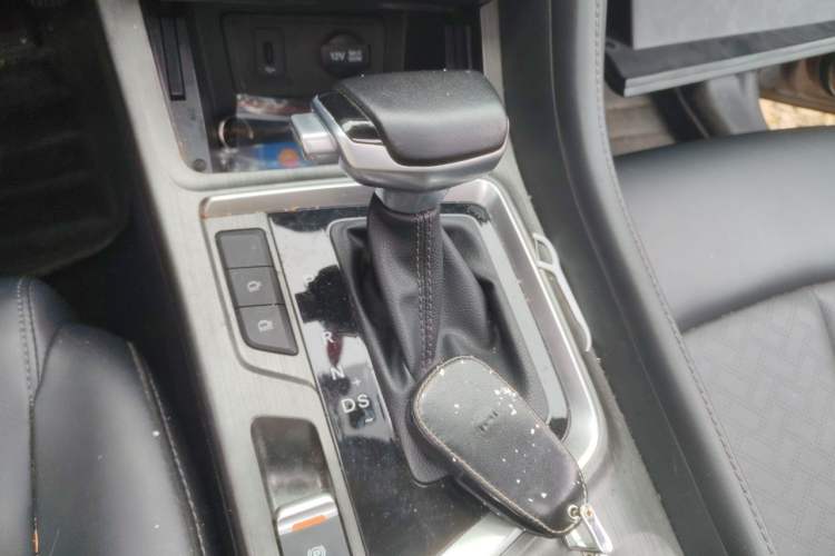 Used CHANGAN CS55PLUS 2021 Blue Whale Edition 1.5T DCT Prestige Model Gear Lever