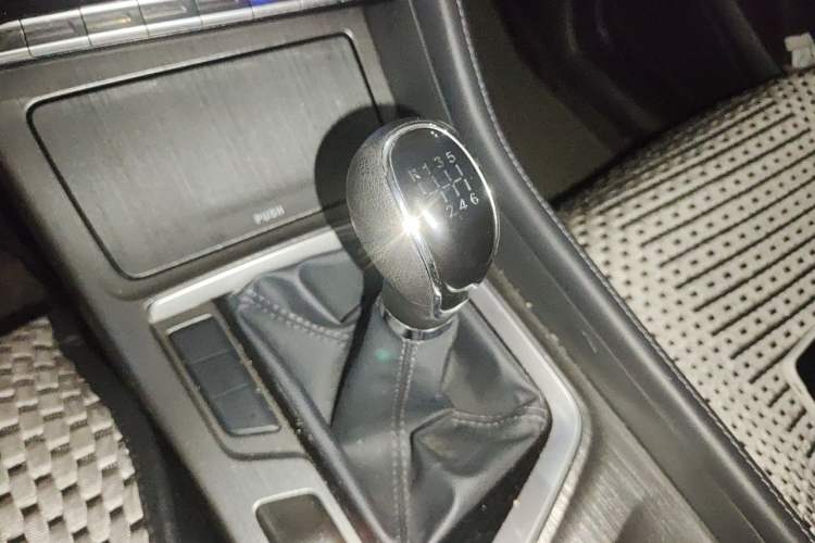 Used CHANGAN CS55PLUS 2021 Blue Whale Edition 1.5T Manual Luxury Model Gear Lever