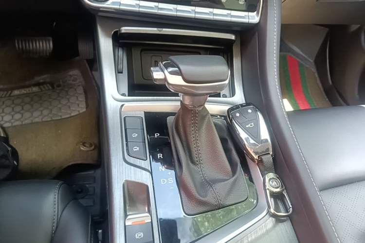Used CHANGAN CS55PLUS 2021 Blue Whale Edition 1.5T DCT Prestige Model Gear Lever