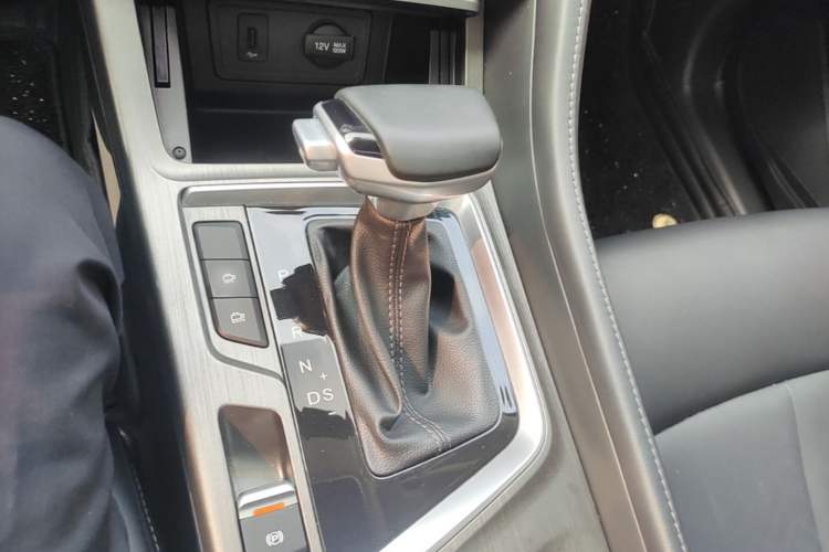 Used CHANGAN CS55PLUS 2021 Blue Whale Edition 1.5T DCT Prestige Model Gear Lever
