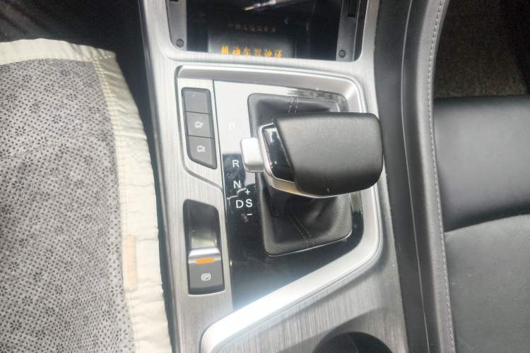 Used CHANGAN CS55PLUS 2021 Blue Whale Edition 1.5T DCT Prestige Model Gear Lever