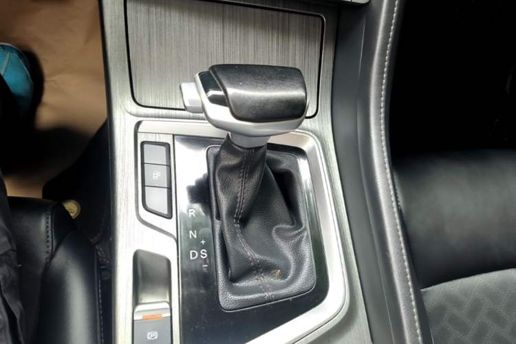 Used CHANGAN CS55PLUS 2021 Blue Whale Edition 1.5T DCT Luxury Model Gear Lever