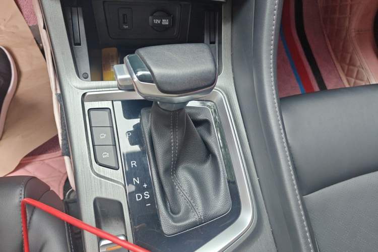 Used CHANGAN CS55PLUS 2021 Blue Whale Edition 1.5T DCT Prestige Model Gear Lever