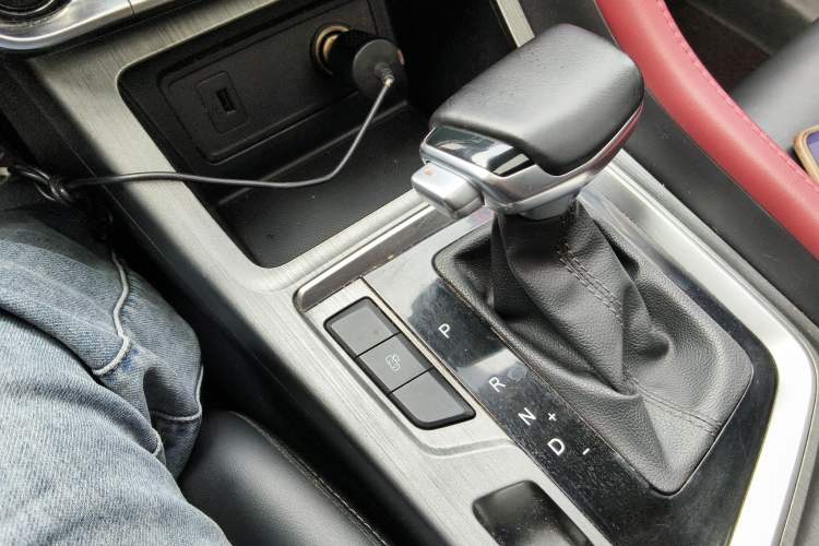Used CHANGAN CS55PLUS 2021 Blue Whale Edition 1.5T DCT Luxury Model Gear Lever