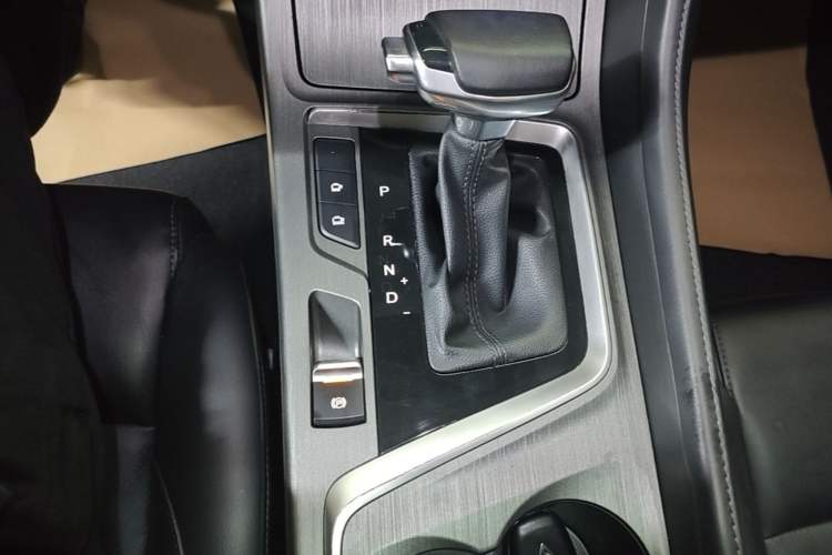 Used CHANGAN CS55PLUS 2021 Blue Whale Edition 1.5T DCT Prestige Model Gear Lever