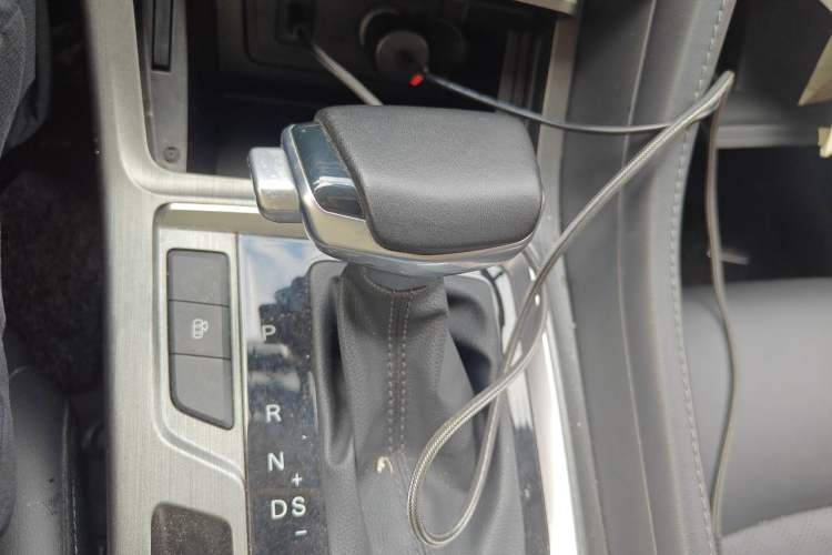 Used CHANGAN CS55PLUS 2021 Blue Whale Edition 1.5T DCT Luxury Model Gear Lever