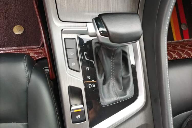 Used CHANGAN CS55PLUS 2021 Blue Whale Edition 1.5T DCT Prestige Model Gear Lever
