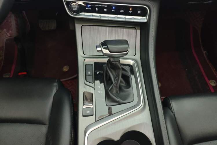 Used CHANGAN CS55PLUS 2021 Blue Whale Edition 1.5T DCT Luxury Model Gear Lever