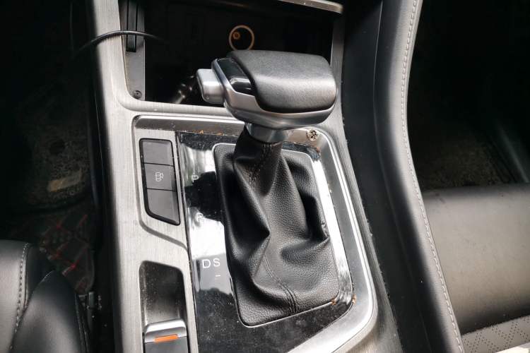 Used CHANGAN CS55PLUS 2021 Blue Whale Edition 1.5T DCT Luxury Model Gear Lever