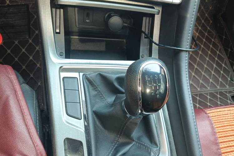 Used CHANGAN CS55PLUS 2021 Blue Whale Edition 1.5T Manual Luxury Model Gear Lever