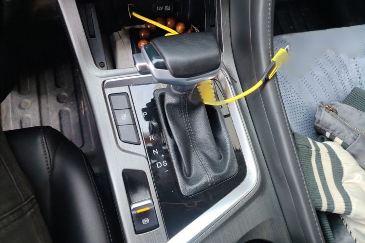 Used CHANGAN CS55PLUS 2021 Blue Whale Edition 1.5T DCT Luxury Model Gear Lever