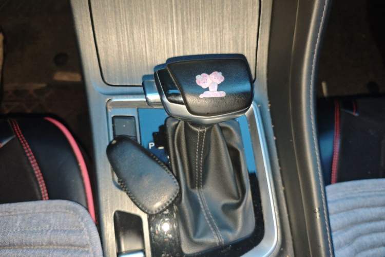 Used CHANGAN CS55PLUS 2021 Blue Whale Edition 1.5T DCT Luxury Model Gear Lever