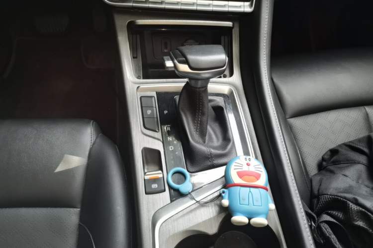 Used CHANGAN CS55PLUS 2021 Blue Whale Edition 1.5T DCT Luxury Model Gear Lever