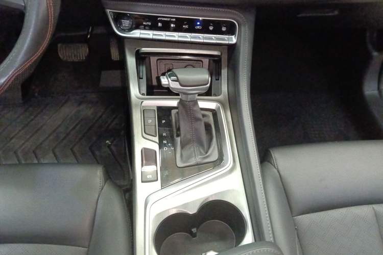 Used CHANGAN CS55PLUS 2021 Blue Whale Edition 1.5T DCT Luxury Model Gear Lever