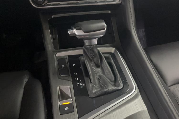 Used CHANGAN CS55PLUS 2021 Blue Whale Edition 1.5T DCT Luxury Model Gear Lever