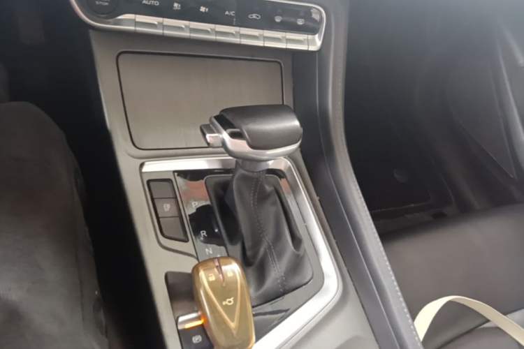 Used CHANGAN CS55PLUS 2021 Blue Whale Edition 1.5T DCT Luxury Model Gear Lever