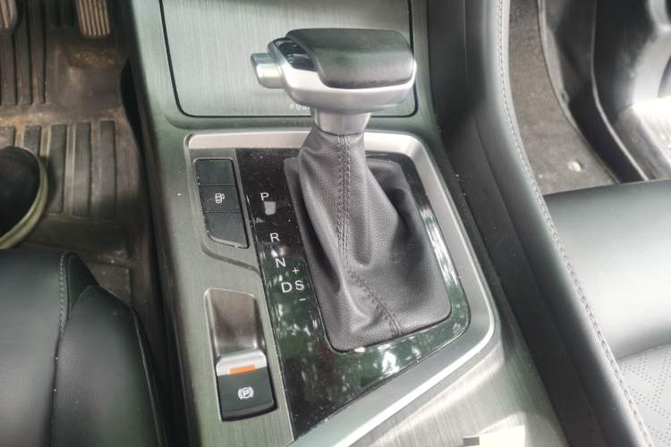 Used CHANGAN CS55PLUS 2021 Blue Whale Edition 1.5T DCT Luxury Model Gear Lever