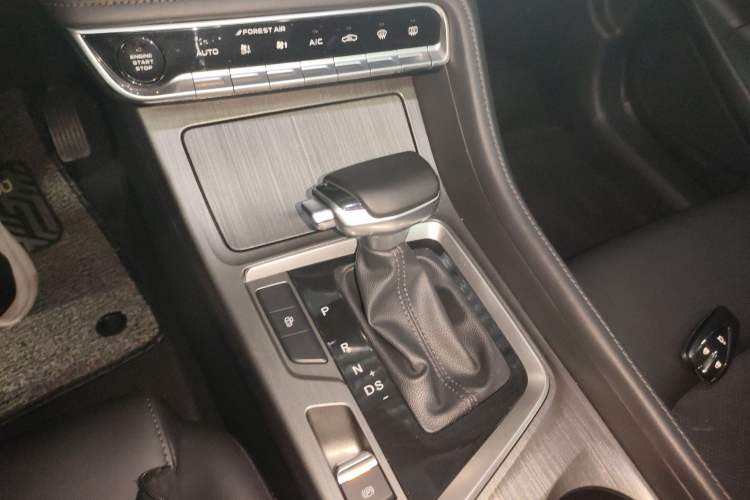 Used CHANGAN CS55PLUS 2021 Blue Whale Edition 1.5T DCT Luxury Model Gear Lever