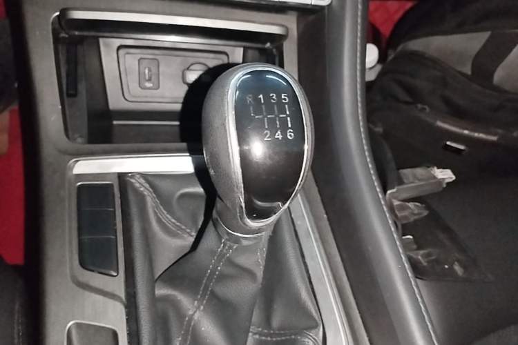 Used CHANGAN CS55PLUS 2021 Blue Whale Edition 1.5T Manual Luxury Model Gear Lever