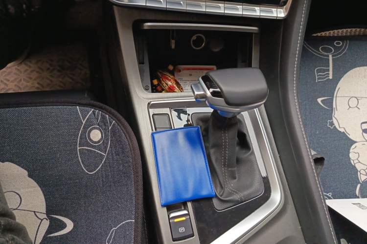 Used CHANGAN CS55PLUS 2021 Blue Whale Edition 1.5T DCT Prestige Model Gear Lever