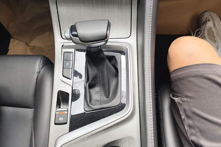Used CHANGAN CS55PLUS 2021 Blue Whale Edition 1.5T DCT Luxury Model Gear Lever