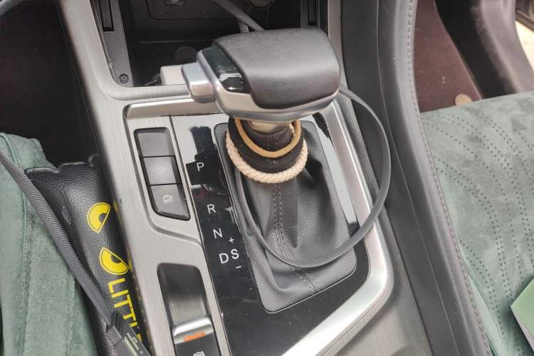 Used CHANGAN CS55PLUS 2021 Blue Whale Edition 1.5T DCT Prestige Model Gear Lever