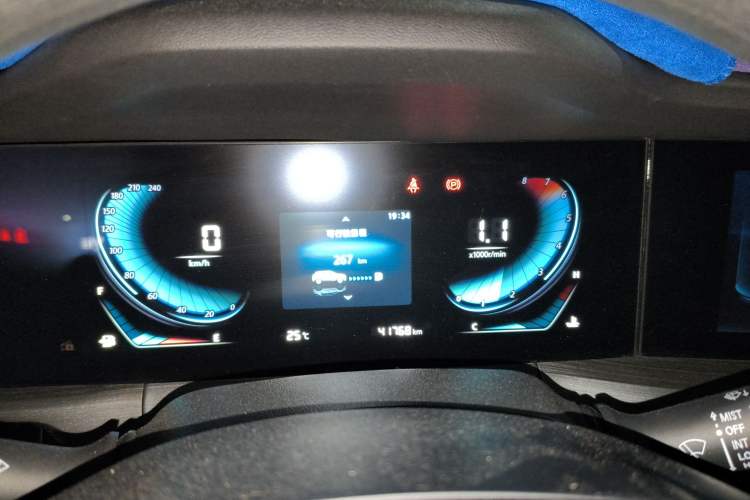 Used CHANGAN CS55PLUS 2021 Blue Whale Edition 1.5T Manual Luxury Model Instrument Cluster