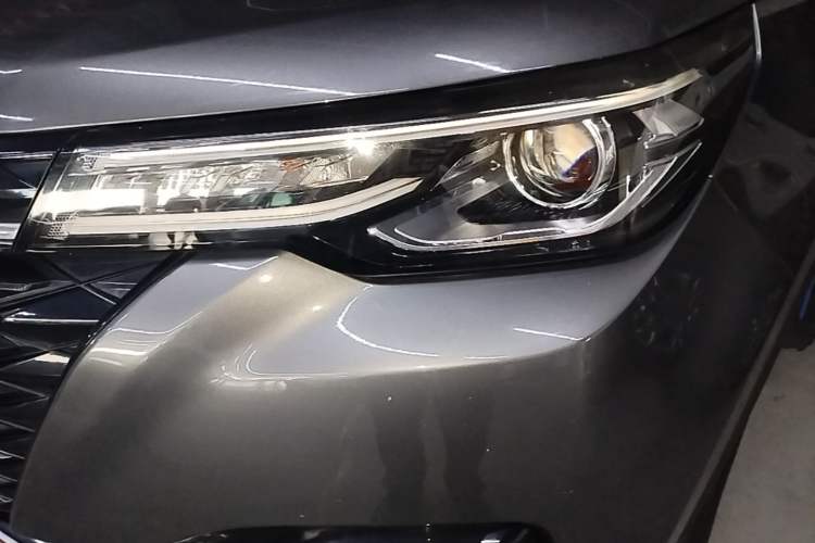 Used CHANGAN CS55PLUS 2021 Blue Whale Edition 1.5T Manual Luxury Model Left Front Headlight
