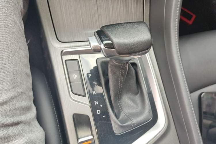 Used CHANGAN CS55PLUS 2021 Blue Whale Edition 1.5T DCT Luxury Model Gear Lever
