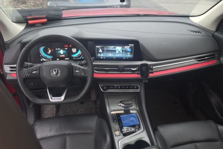 Used CHANGAN CS55PLUS 2021 Blue Whale Edition 1.5T DCT Prestige Model Center Console