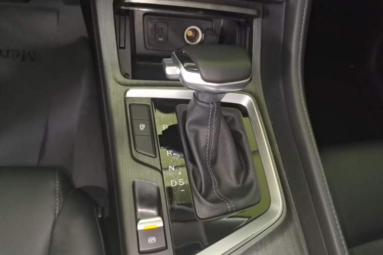 Used CHANGAN CS55PLUS 2021 Blue Whale Edition 1.5T DCT Luxury Model Gear Lever