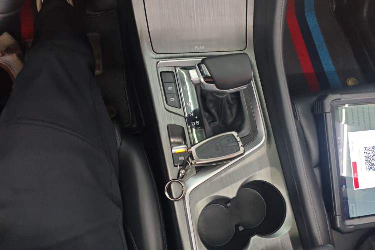 Used CHANGAN CS55PLUS 2021 Blue Whale Edition 1.5T DCT Prestige Model Gear Lever
