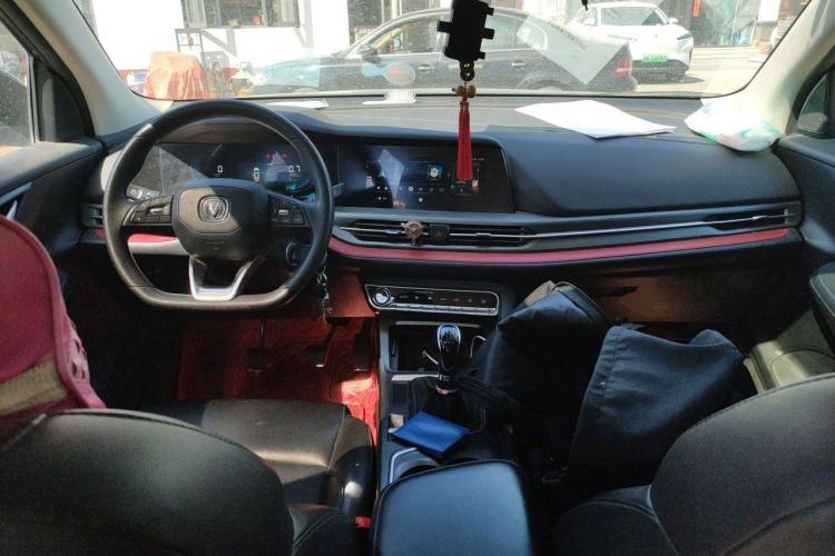 Used CHANGAN CS55PLUS 2021 Blue Whale Edition 1.5T Manual Luxury Model Center Console