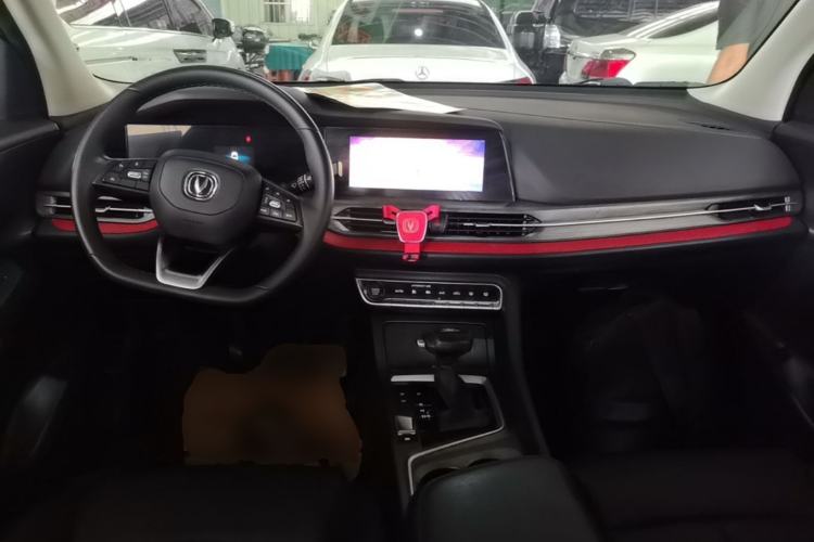 Used CHANGAN CS55PLUS 2021 Blue Whale Edition 1.5T DCT Prestige Model Center Console