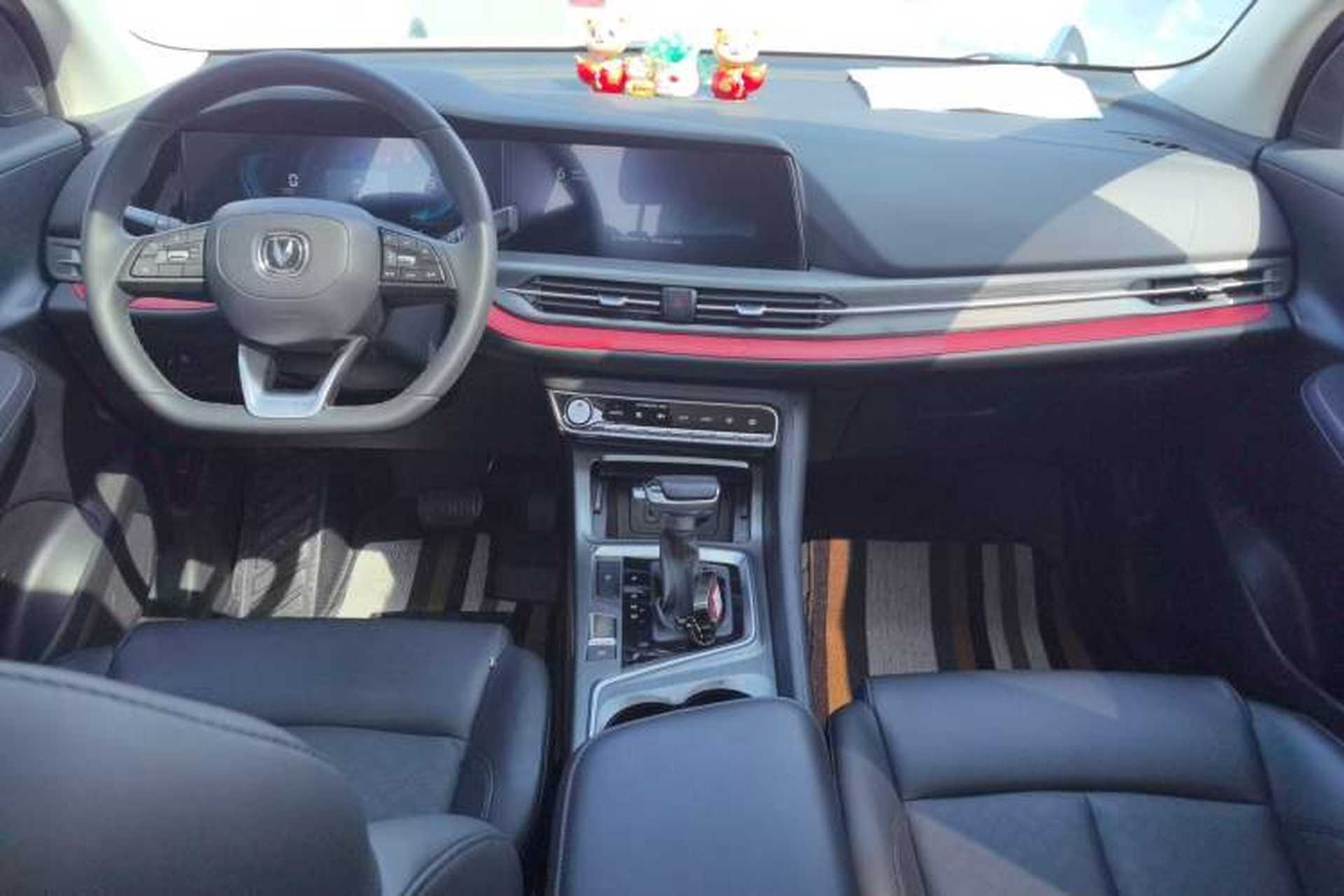 Used CHANGAN CS55PLUS 2021 Blue Whale Edition 1.5T DCT Luxury Model Center Console