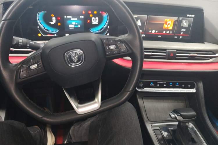Used CHANGAN CS55PLUS 2021 Blue Whale Edition 1.5T DCT Prestige Model Center Console
